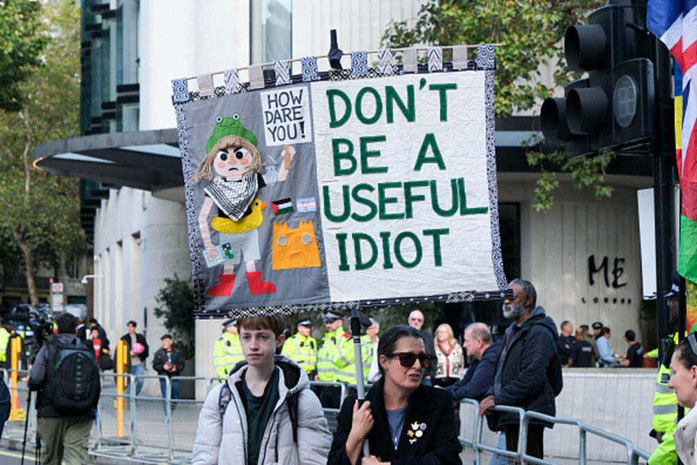 Proteste la Londra. Zeci de mii de oameni cer ”o pace justă
