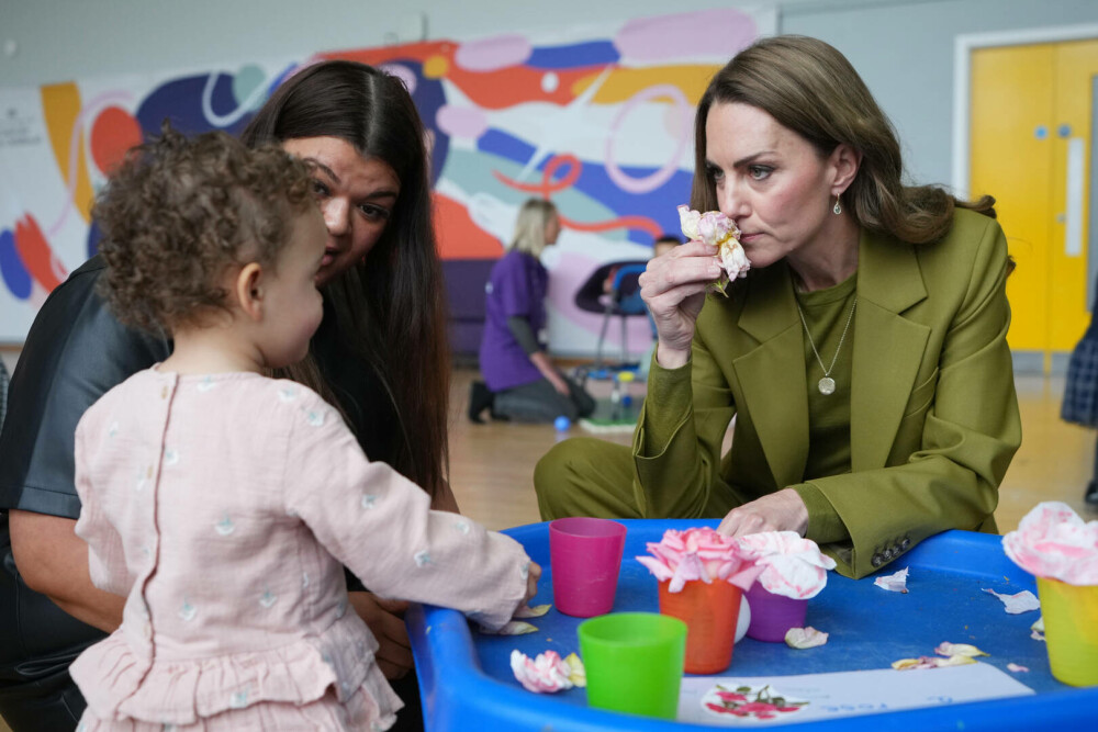 Kate Middleton, întâlnire emoționantă cu mamele din Oxford. Ce mesaj a transmis despre familie. FOTO - Imaginea 2