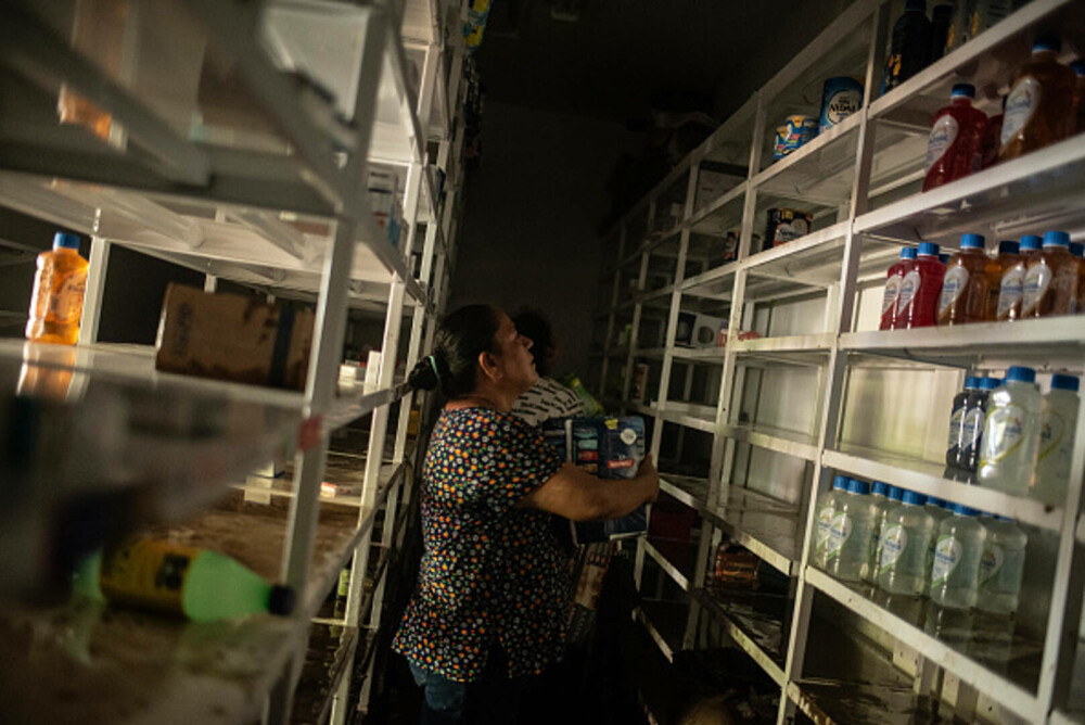 Bilanțul ploilor torențiale din Mexic a crescut la 47 de morți. Salvatorii încearcă să deblocheze drumurile. GALERIE FOTO - Imaginea 14