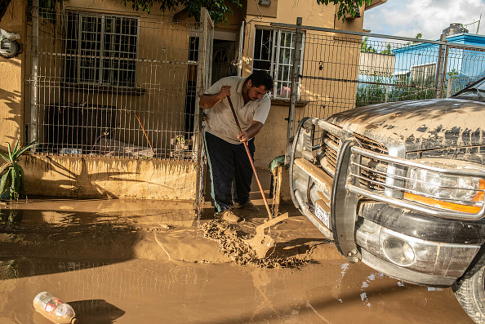 Bilanțul ploilor torențiale din Mexic a crescut la 47 de morți. Salvatorii încearcă să deblocheze drumurile. GALERIE FOTO - Imaginea 35
