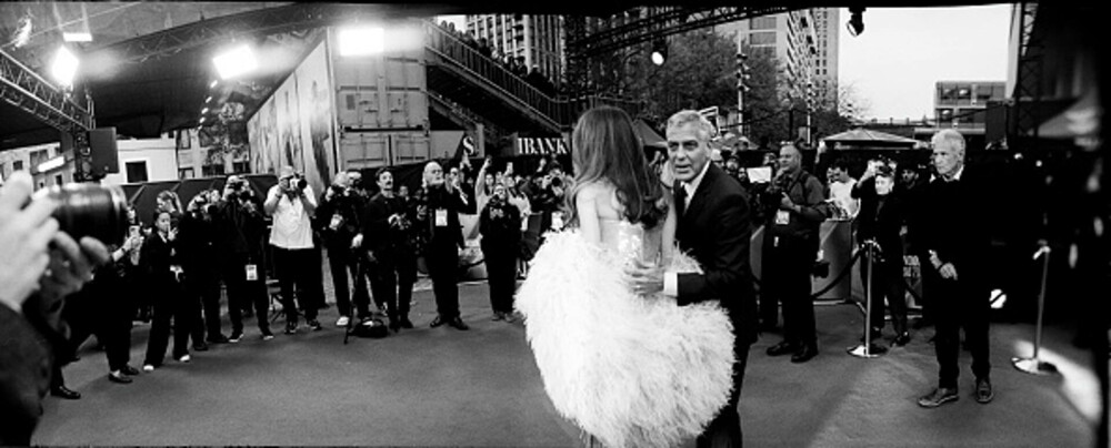 Amal și George Clooney au făcut senzație pe covorul roșu la Londra. Cuplul a atras toate privirile. GALERIE FOTO - Imaginea 25