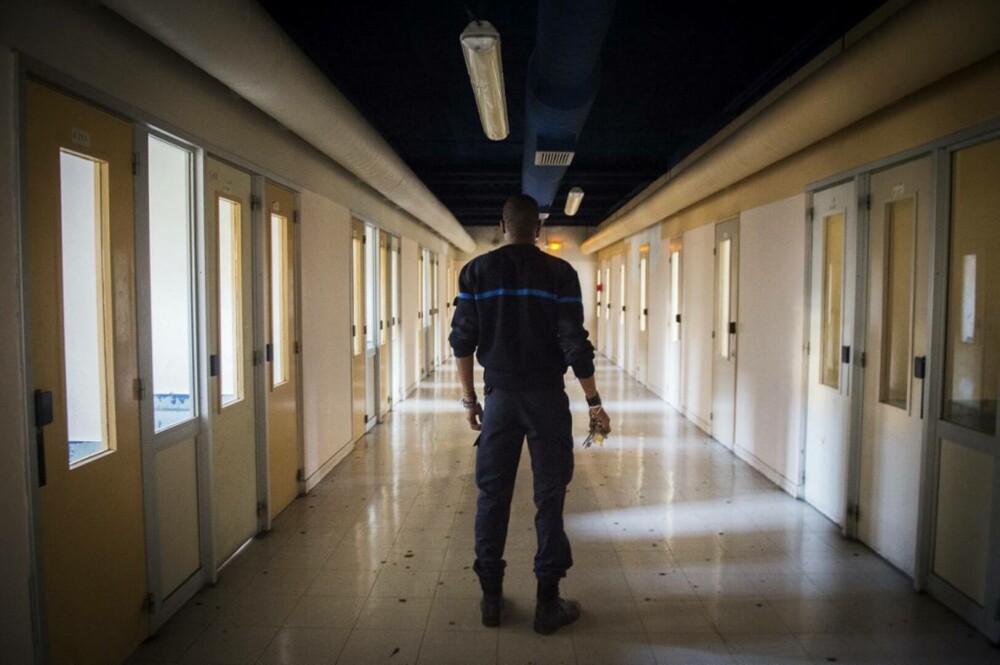 Cum arată închisoarea în care va sta fostul președinte francez Nicolas Sarkozy. La Sante, un loc istoric | GALERIE FOTO - Imaginea 4