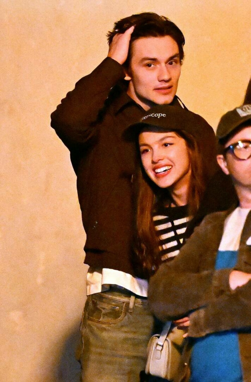 O întâlnire „de groază”. Un cuplul celebru a fost surprins printre clovni la Halloween Horror Nights - Imaginea 2