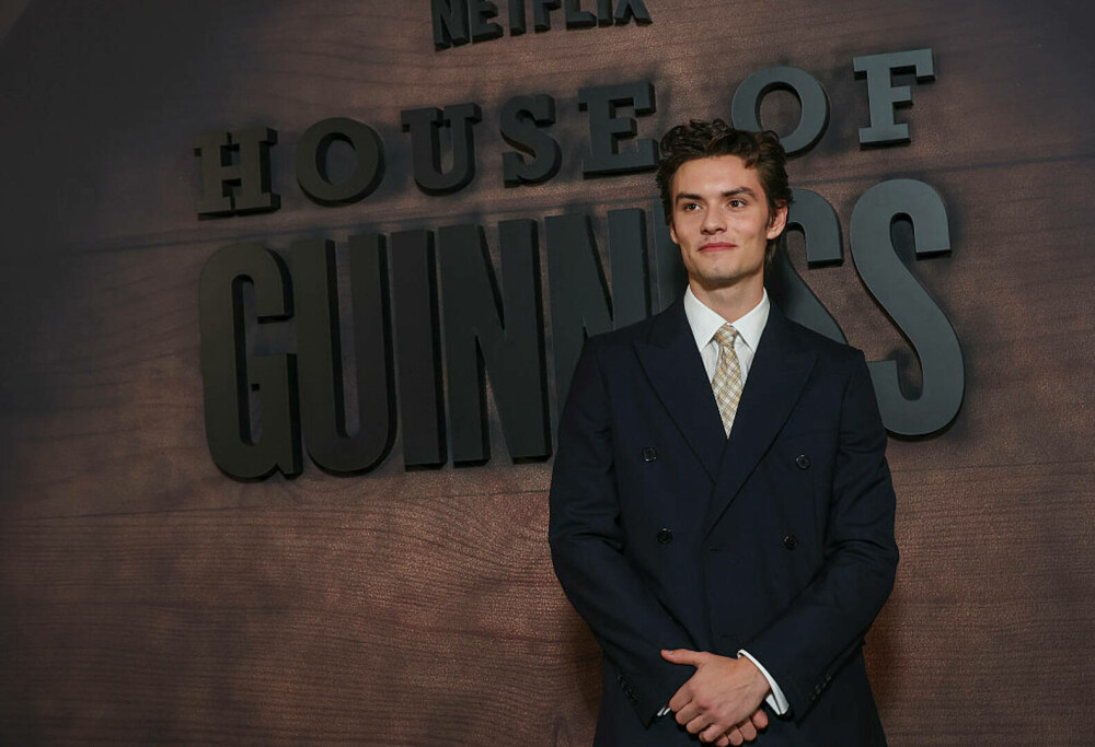 O întâlnire „de groază”. Un cuplul celebru a fost surprins printre clovni la Halloween Horror Nights - Imaginea 25