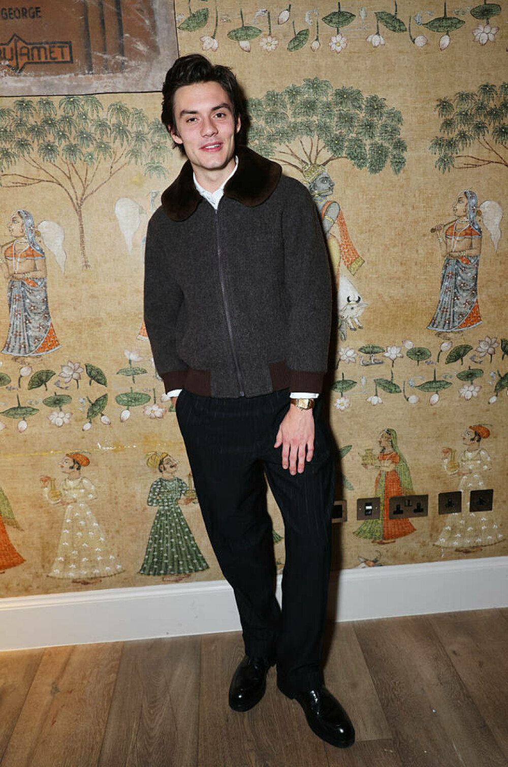 O întâlnire „de groază”. Un cuplul celebru a fost surprins printre clovni la Halloween Horror Nights - Imaginea 28