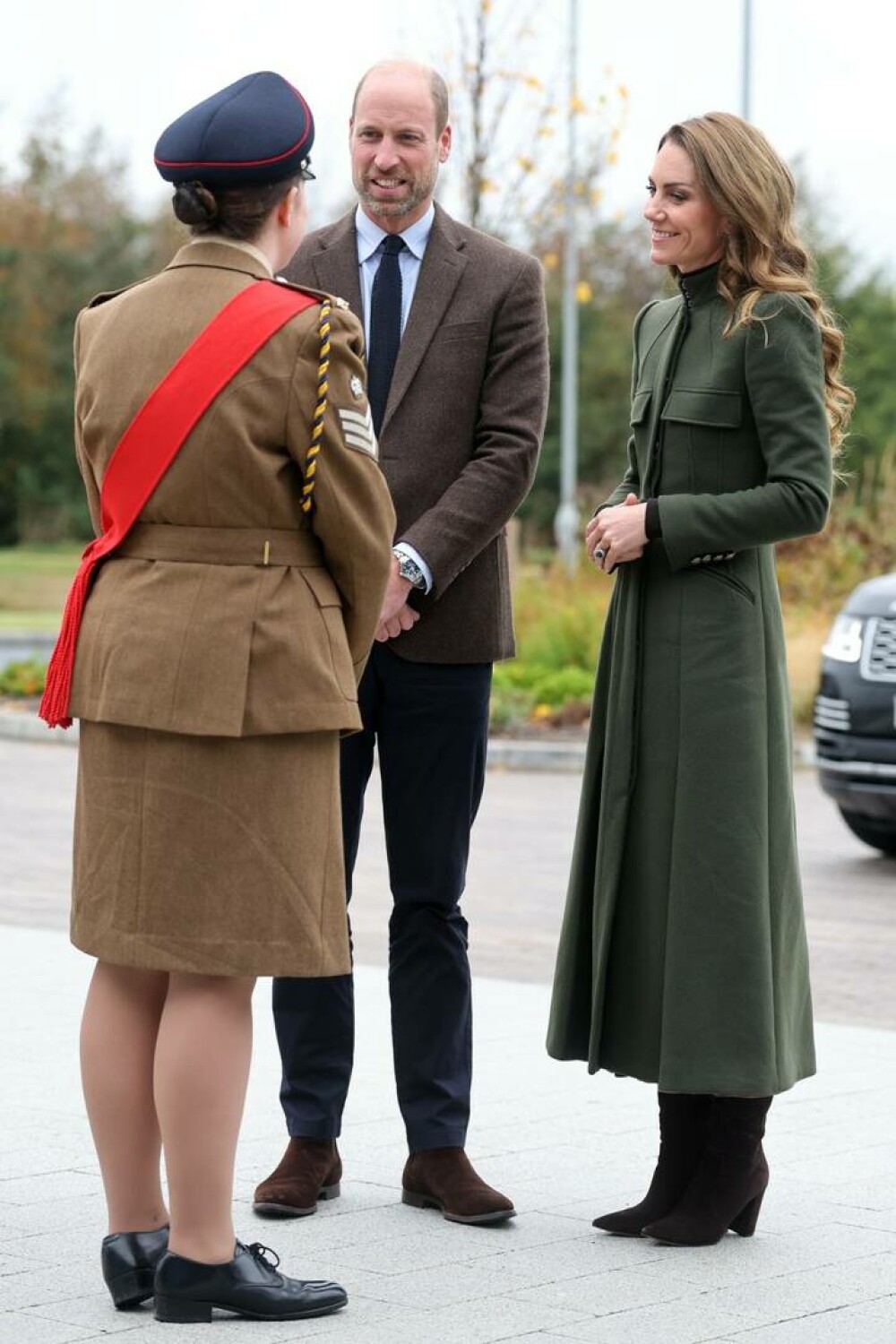 Kate Middleton, vizită surpriză în Irlanda de Nord. Prințesa de Wales a testat un exercițiu de salvare al pompierilor. FOTO - Imaginea 2
