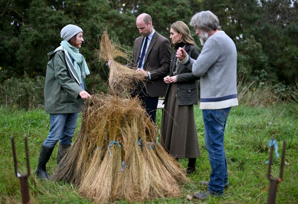 Kate Middleton, vizită surpriză în Irlanda de Nord. Prințesa de Wales a testat un exercițiu de salvare al pompierilor. FOTO - Imaginea 14