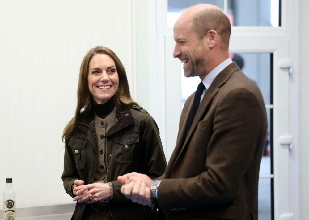 Kate Middleton, vizită surpriză în Irlanda de Nord. Prințesa de Wales a testat un exercițiu de salvare al pompierilor. FOTO - Imaginea 15