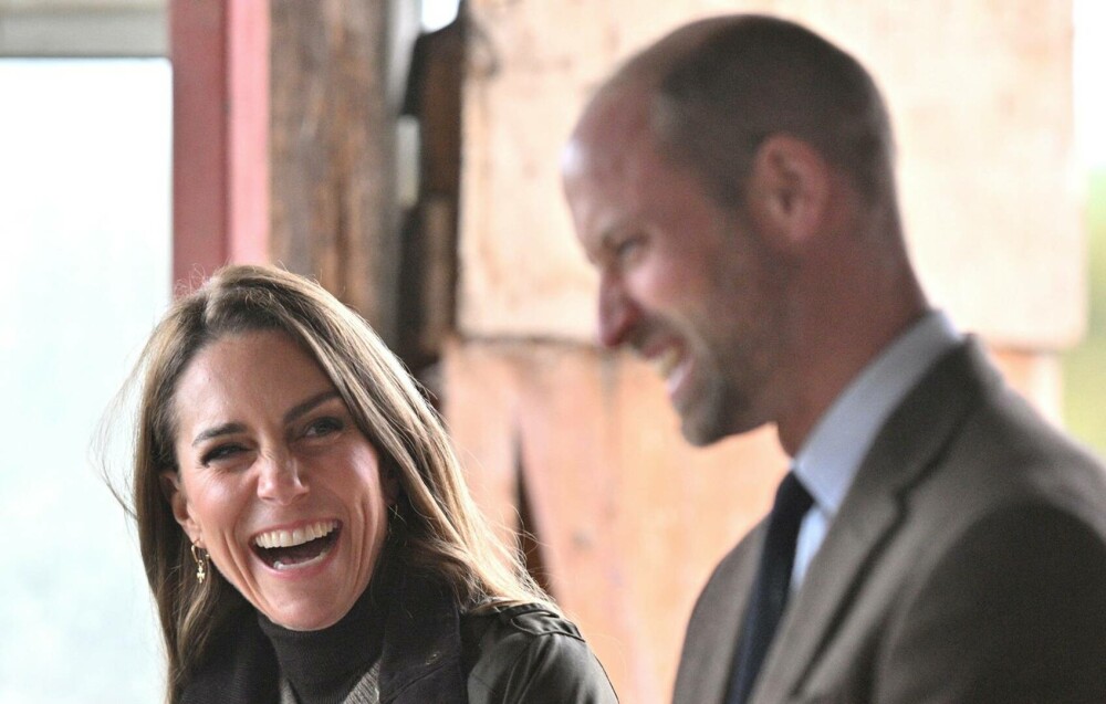 Kate Middleton, vizită surpriză în Irlanda de Nord. Prințesa de Wales a testat un exercițiu de salvare al pompierilor. FOTO - Imaginea 20