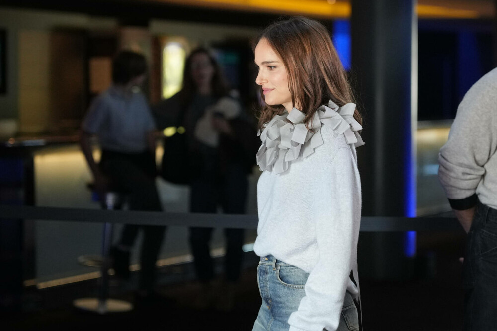 Natalie Portman, apariție îndrăzneață pe străzile din Paris. Ce ținută a purtat. GALERIE FOTO - Imaginea 15