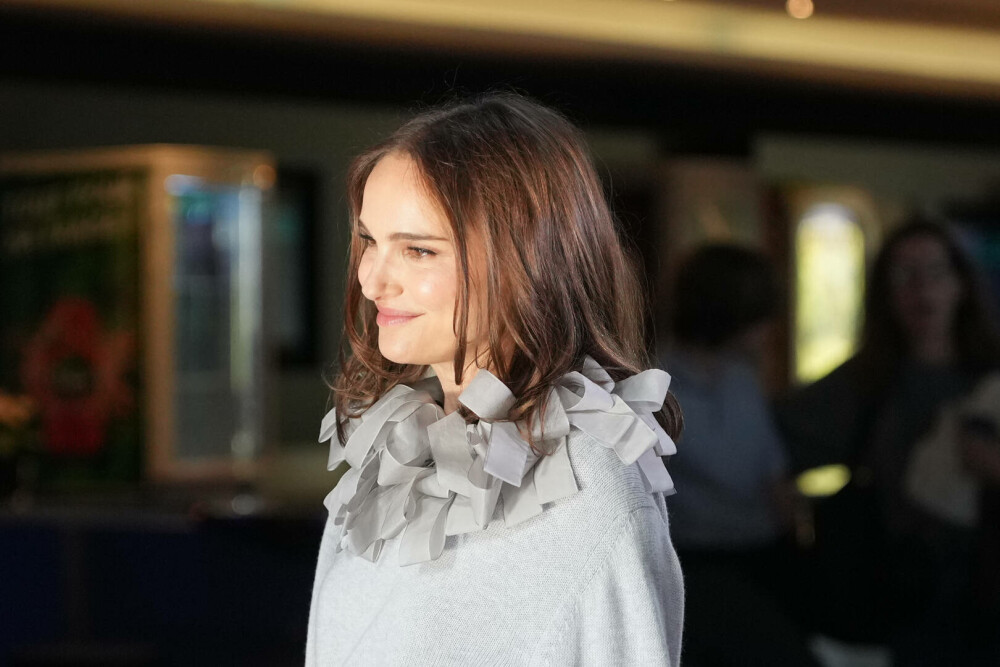 Natalie Portman, apariție îndrăzneață pe străzile din Paris. Ce ținută a purtat. GALERIE FOTO - Imaginea 20