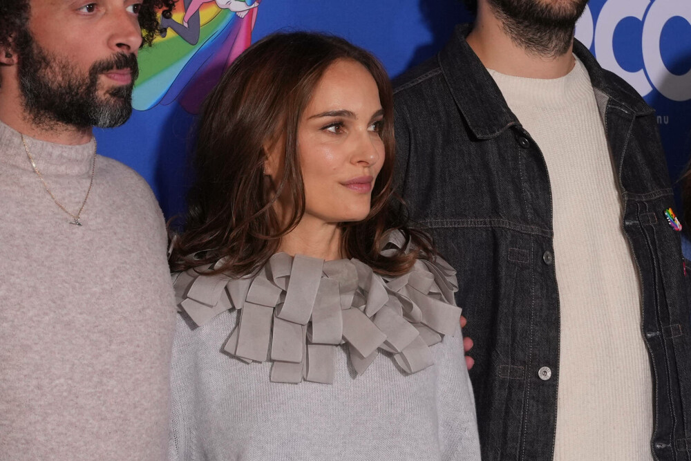 Natalie Portman, apariție îndrăzneață pe străzile din Paris. Ce ținută a purtat. GALERIE FOTO - Imaginea 22
