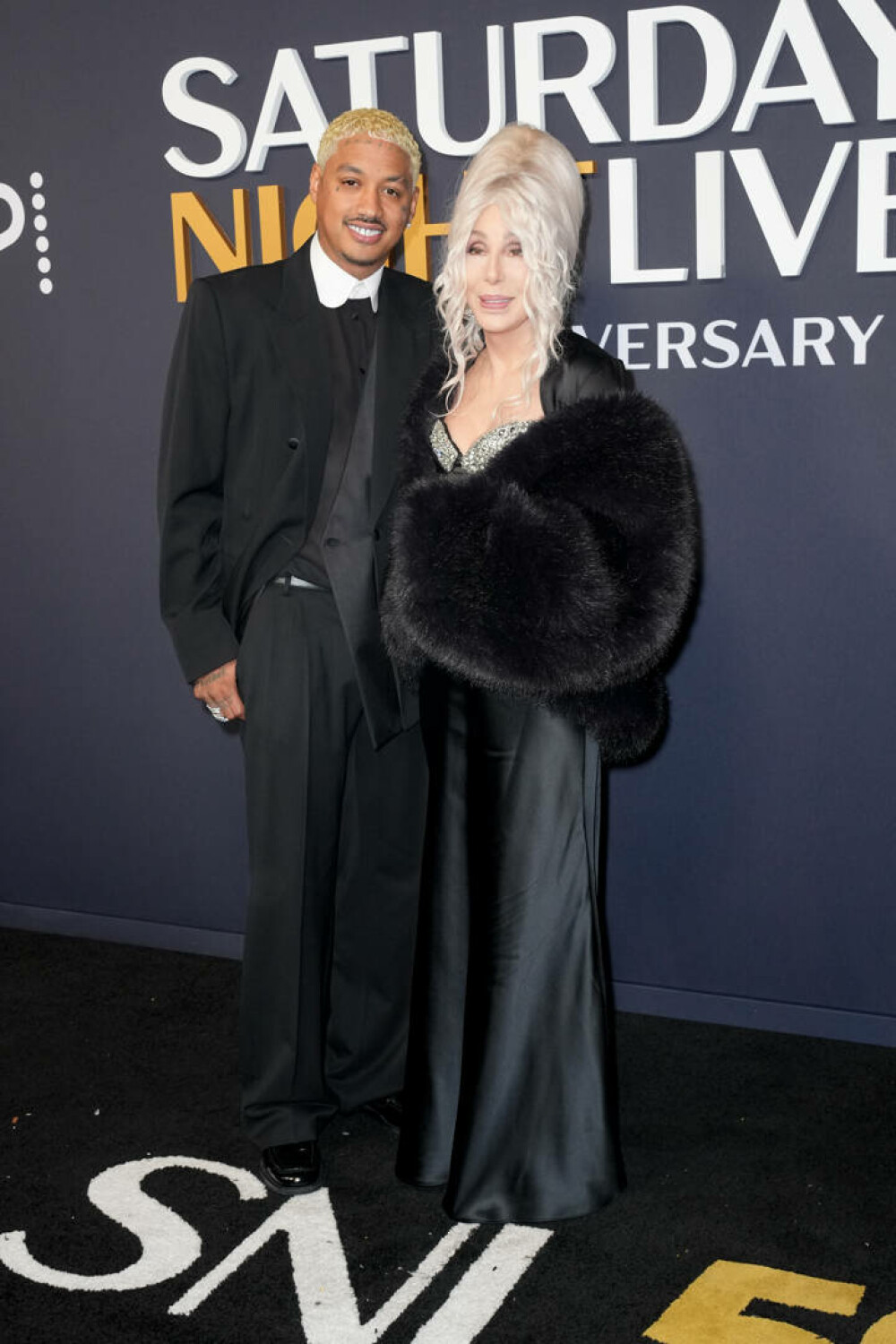 Cher, apariție spectaculoasă la New York alături de iubitul ei cu 40 de ani mai tânăr. Cei doi au atras toate privirile. FOTO - Imaginea 5