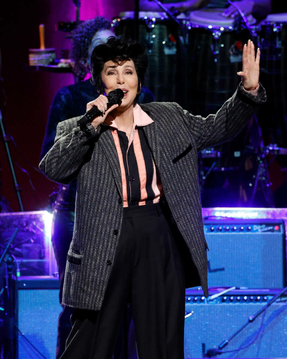 Cher, apariție spectaculoasă la New York alături de iubitul ei cu 40 de ani mai tânăr. Cei doi au atras toate privirile. FOTO - Imaginea 14