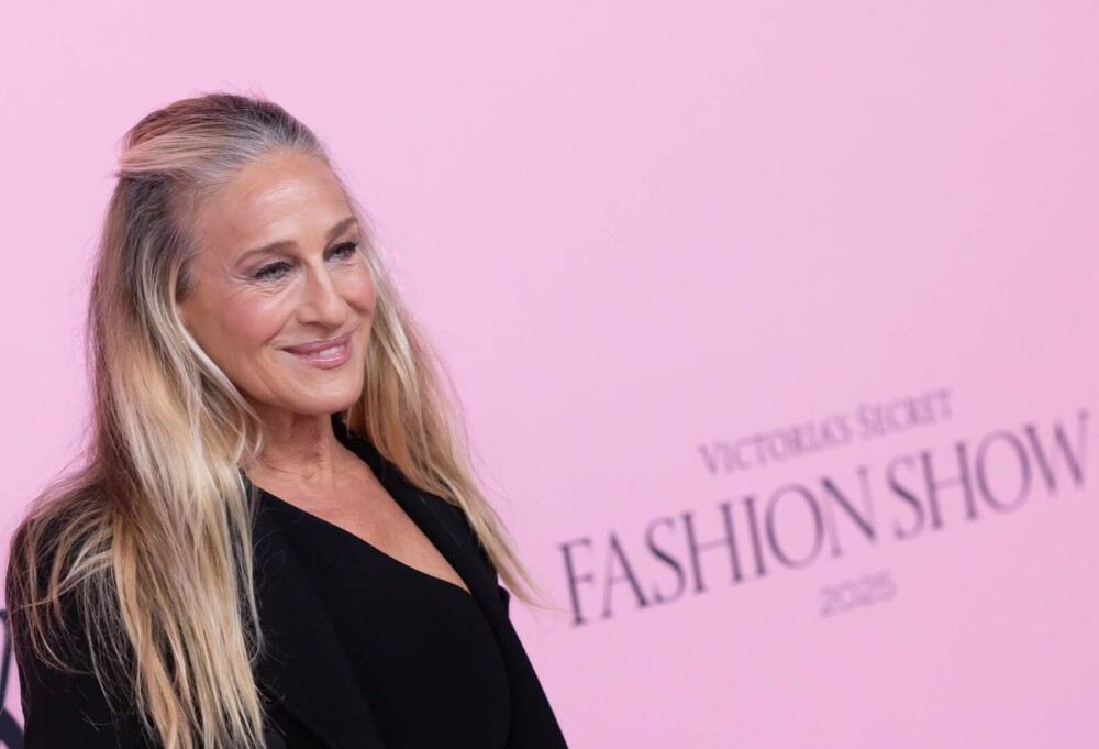 De la Sarah Jessica Parker la Jodie Turner-Smith. Vedetele care au strălucit la show-ul Victoria’s Secret. GALERIE FOTO - Imaginea 15