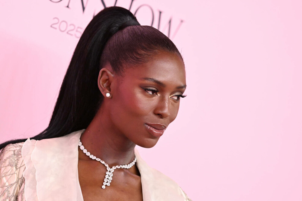 De la Sarah Jessica Parker la Jodie Turner-Smith. Vedetele care au strălucit la show-ul Victoria’s Secret. GALERIE FOTO - Imaginea 35