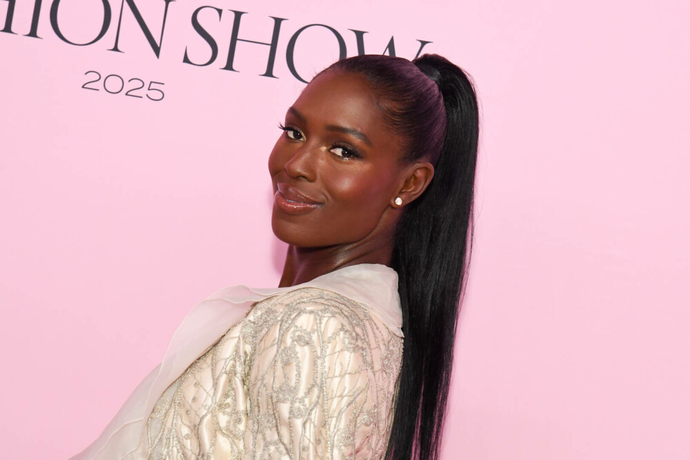 De la Sarah Jessica Parker la Jodie Turner-Smith. Vedetele care au strălucit la show-ul Victoria’s Secret. GALERIE FOTO - Imaginea 37