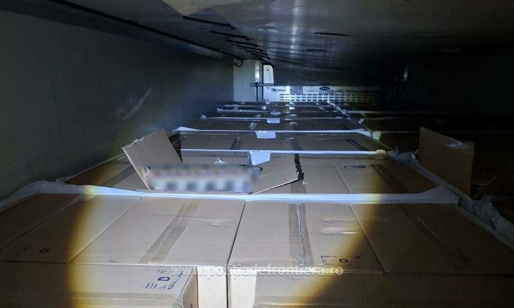 Captură record în Dolj. Polițiștii au făcut o descoperire de 16 milioane de lei în două camioane venite din Grecia. FOTO - Imaginea 4