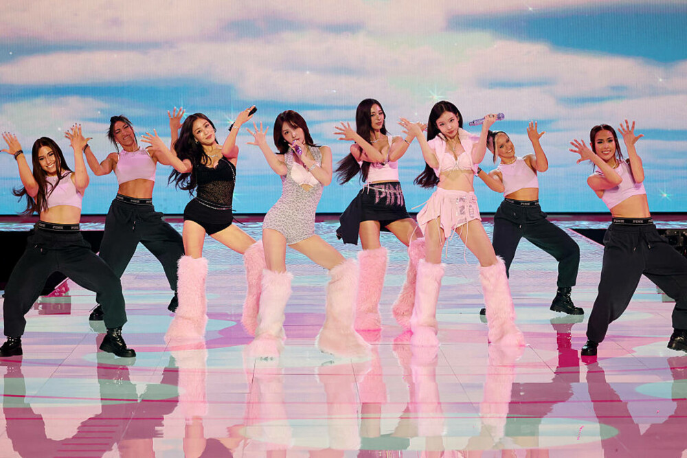 Prezentarea de modă „Victoria’s Secret”, spectacolul anului. Vedete şi supermodele au cucerit podiumul | GALERIE FOTO - Imaginea 16