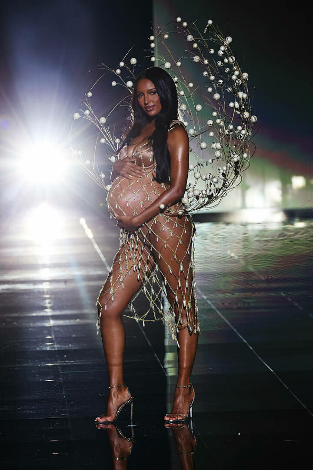 Prezentarea de modă „Victoria’s Secret”, spectacolul anului. Vedete şi supermodele au cucerit podiumul | GALERIE FOTO - Imaginea 18