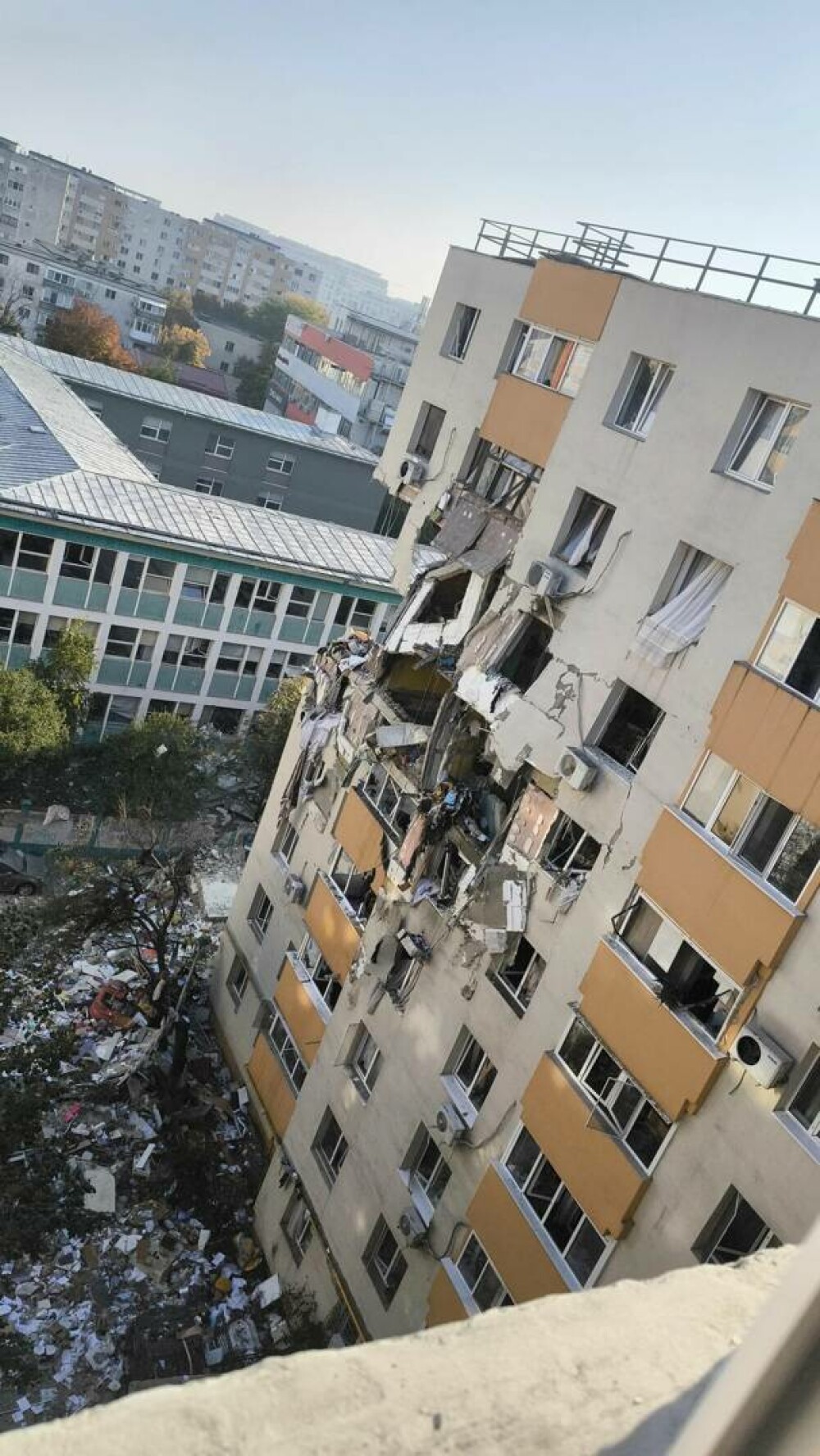 ANIMAȚIE. De ce s-ar fi produs explozia din Rahova la etajele 5 și 6 ale blocului. Prima ipoteză a anchetatorilor - Imaginea 29