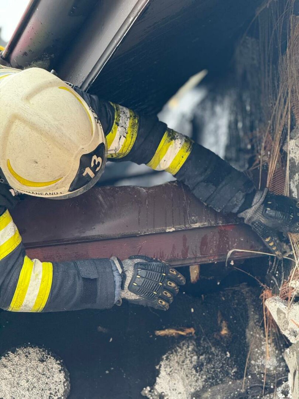 Incendiu în Ilfov. O persoană a fost găsită decedată, iar alte 34 au fost evacuate dintr-un cămin de bătrâni - Imaginea 6