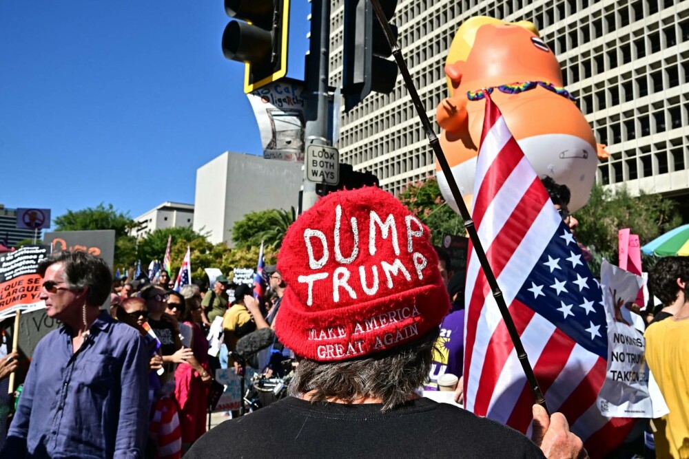„No Kings”: Milioane de oameni au protestat în SUA împotriva lui Trump. Replica jignitoare a președintelui | GALERIE FOTO - Imaginea 5