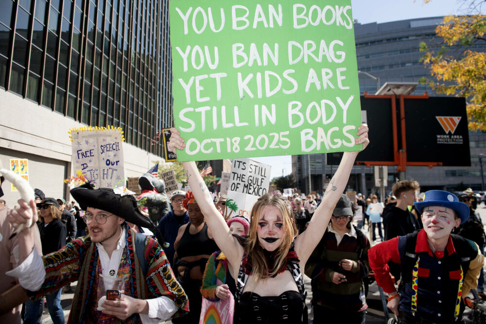 „No Kings”: Milioane de oameni au protestat în SUA împotriva lui Trump. Replica jignitoare a președintelui | GALERIE FOTO - Imaginea 6