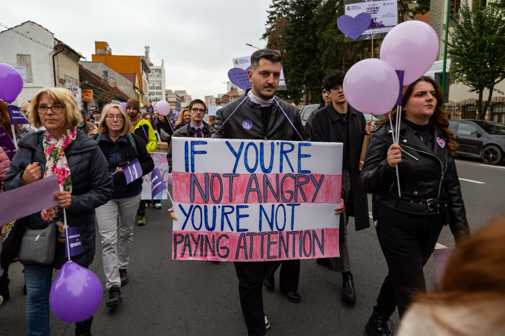 Proteste în București și în mai multe orașe pentru protejarea femeilor: „Vreau să mă simt în siguranță printre oameni”. FOTO - Imaginea 5