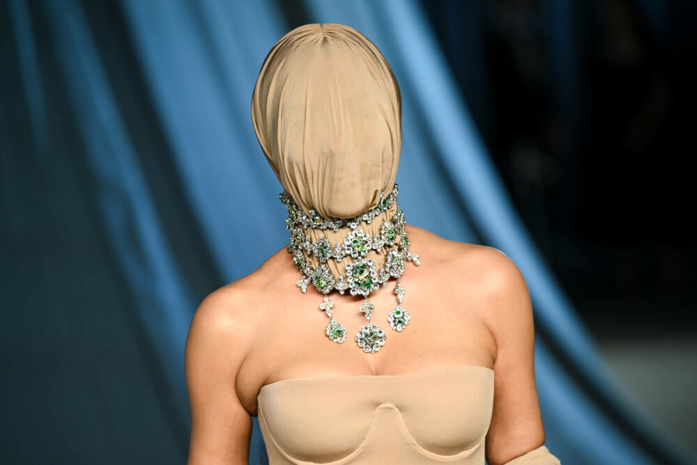 Kim Kardashian, apariție controversată la gala Academy Museum din Los Angeles. GALERIE FOTO - Imaginea 18