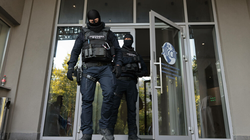 Percheziţii DIICOT în Bucureşti şi Vâlcea într-un dosar de spălare de bani. Instituţii din ţară şi străinătate, prejudiciate - Imaginea 1