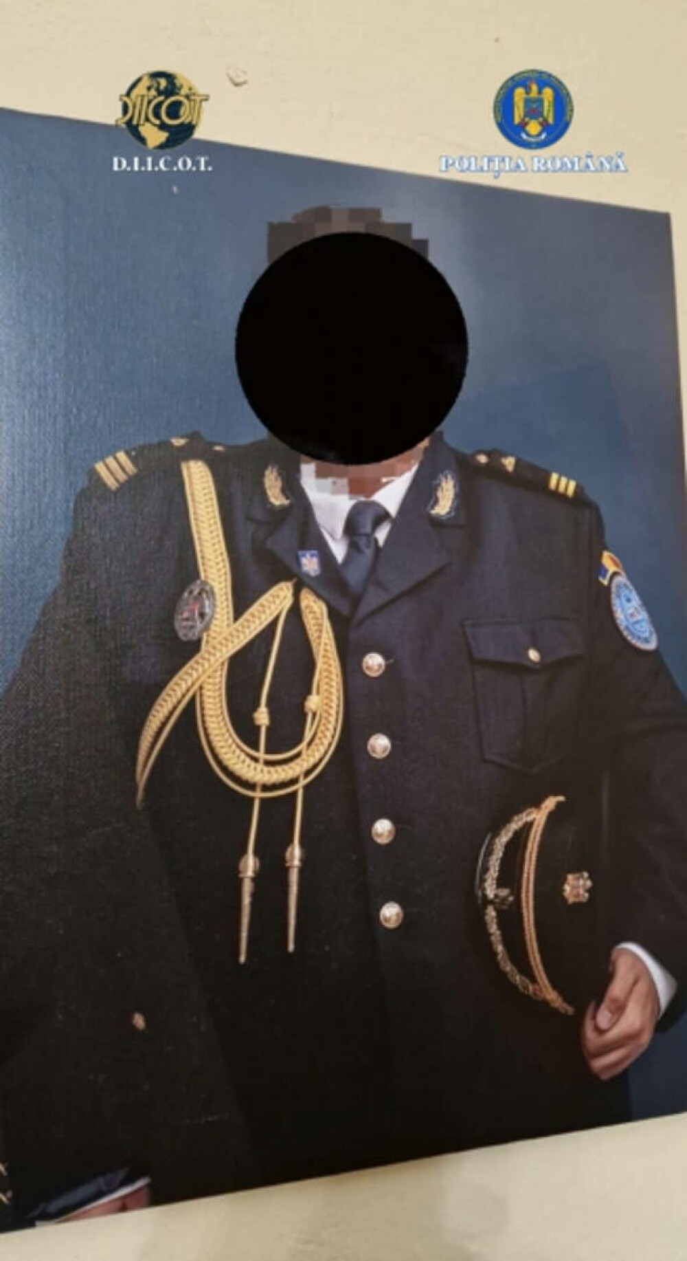 Un român a creat un fals SRI. A recrutat foști militari și posesori de arme pe care i-a trimis în „misiuni” - Imaginea 3