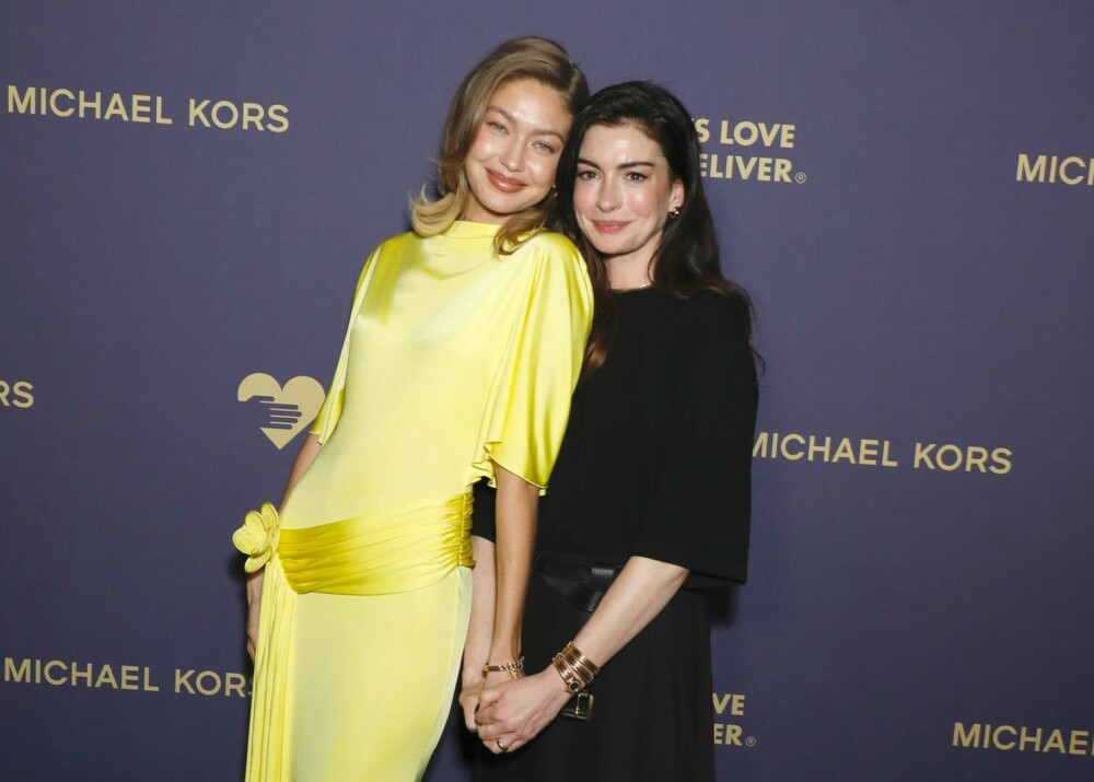 Gigi Hadid, apariție plină de eleganță la Golden Heart Awards 2025. Ce ținută a purtat | GALERIE FOTO - Imaginea 1