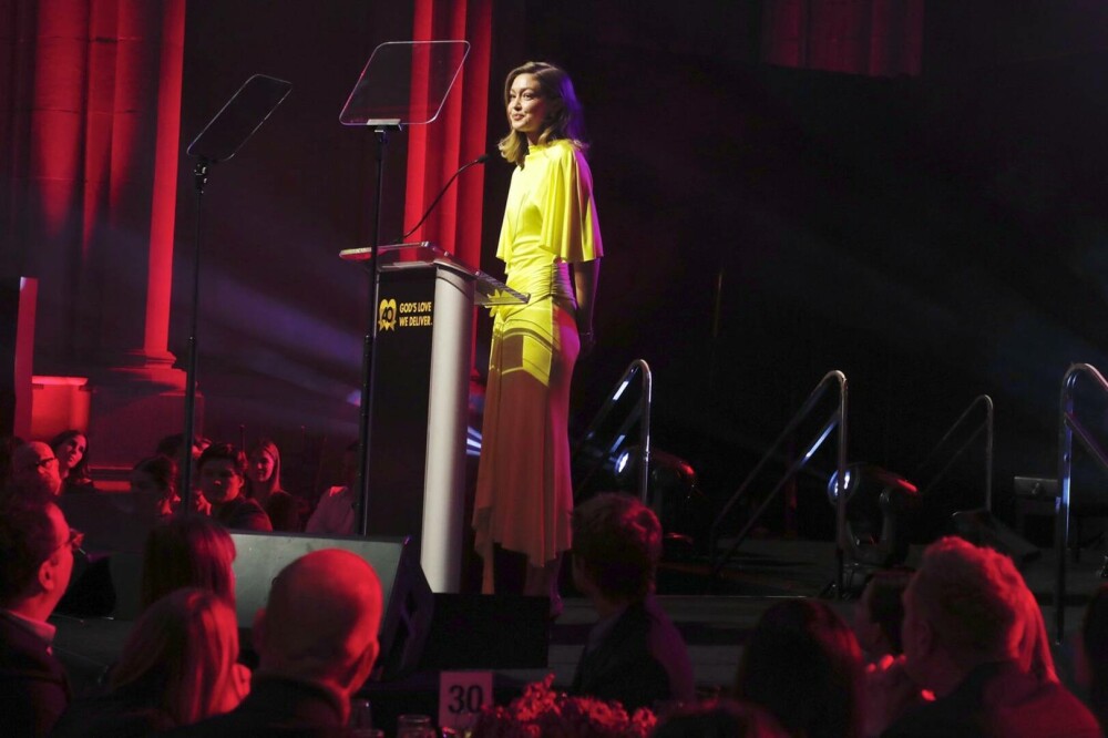 Gigi Hadid, apariție plină de eleganță la Golden Heart Awards 2025. Ce ținută a purtat | GALERIE FOTO - Imaginea 9