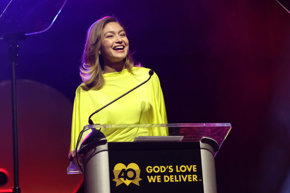 Gigi Hadid, apariție plină de eleganță la Golden Heart Awards 2025. Ce ținută a purtat | GALERIE FOTO - Imaginea 12