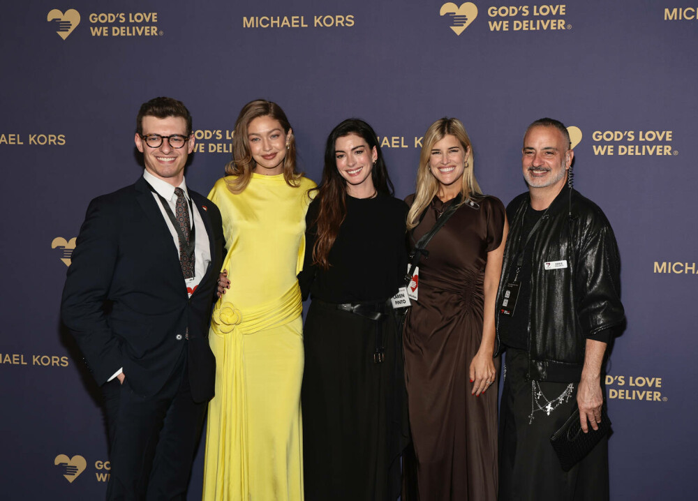 Gigi Hadid, apariție plină de eleganță la Golden Heart Awards 2025. Ce ținută a purtat | GALERIE FOTO - Imaginea 18