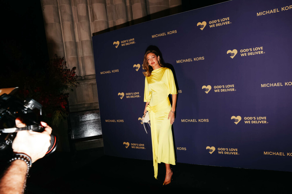 Gigi Hadid, apariție plină de eleganță la Golden Heart Awards 2025. Ce ținută a purtat | GALERIE FOTO - Imaginea 28