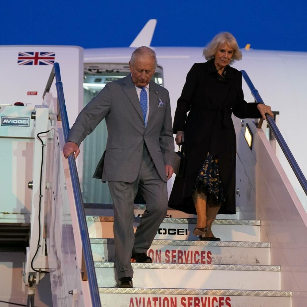 Regele Charles și Regina Camilla au ajuns la Vatican într-o vizită istorică și se vor ruga alături de Papa Leon. FOTO - Imaginea 8