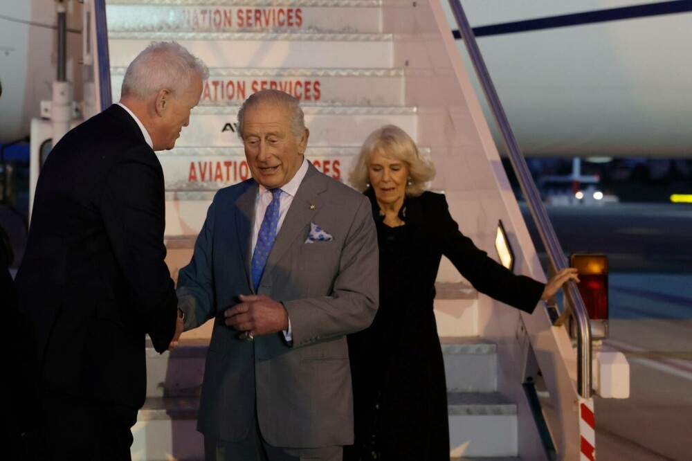 Regele Charles și Regina Camilla au ajuns la Vatican într-o vizită istorică și se vor ruga alături de Papa Leon. FOTO - Imaginea 19
