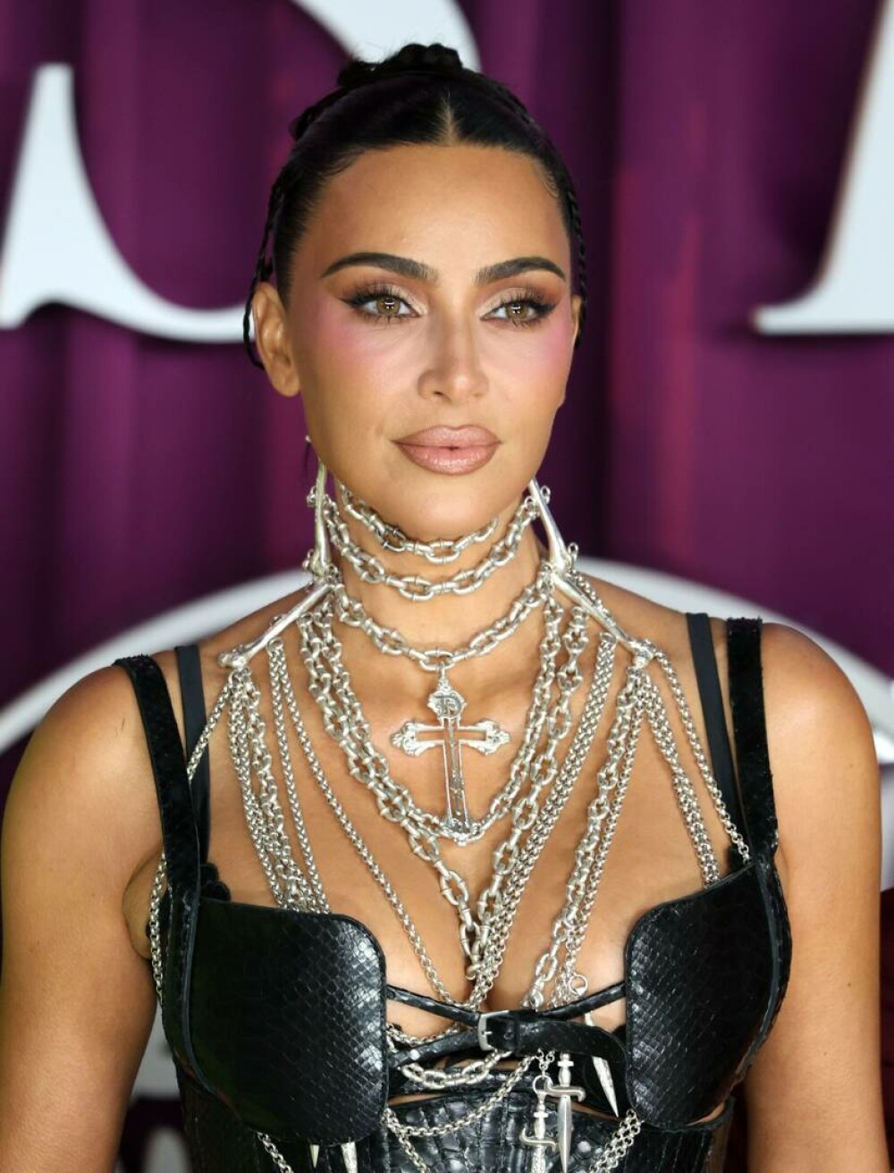 Ținutele îndrăznețe pe care le-a ales Kim Kardashian la petrecerea de ziua ei. Vedeta a împlinit 45 de ani | GALERIE FOTO - Imaginea 6