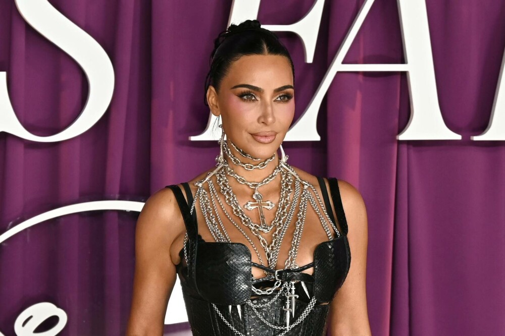 Ținutele îndrăznețe pe care le-a ales Kim Kardashian la petrecerea de ziua ei. Vedeta a împlinit 45 de ani | GALERIE FOTO - Imaginea 7