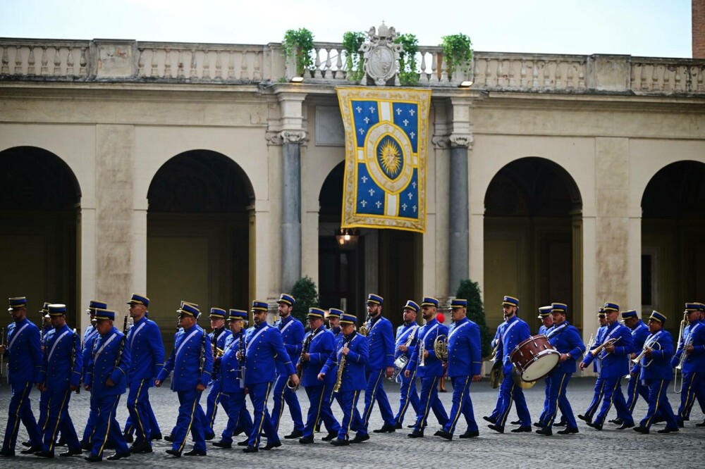 Imagini istorice din Capela Sixtină. Regele Charles și Papa Leon s-au rugat împreună pentru prima dată - Imaginea 11