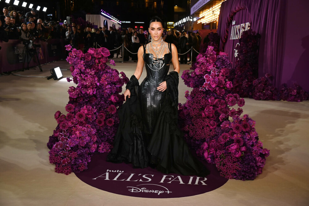Kim Kardashian, apariție îndrăzneață la premiera serialului All’s Fair din Londra. GALERIE FOTO - Imaginea 9