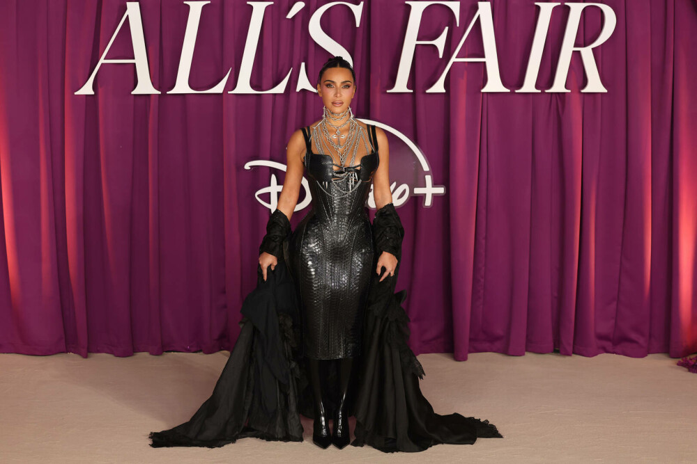 Kim Kardashian, apariție îndrăzneață la premiera serialului All’s Fair din Londra. GALERIE FOTO - Imaginea 23