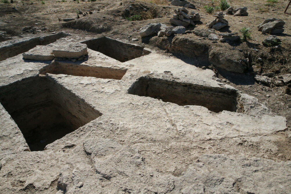 Descoperire arheologică uimitoare într-un oraș din Turcia: Morminte antice și talismane „vindecătoare”. GALERIE FOTO - Imaginea 2