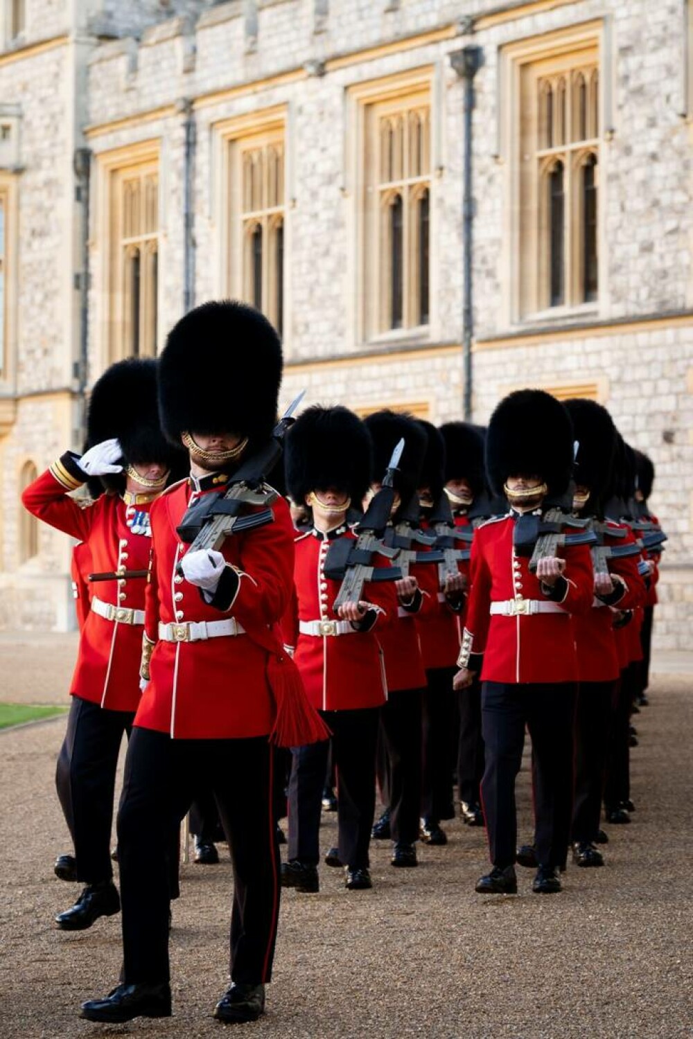 Zelenski, întâlnire cu regele Charles la Windsor, înaintea întrevederii țărilor din „Coaliția de voință” de la Londra. FOTO - Imaginea 10