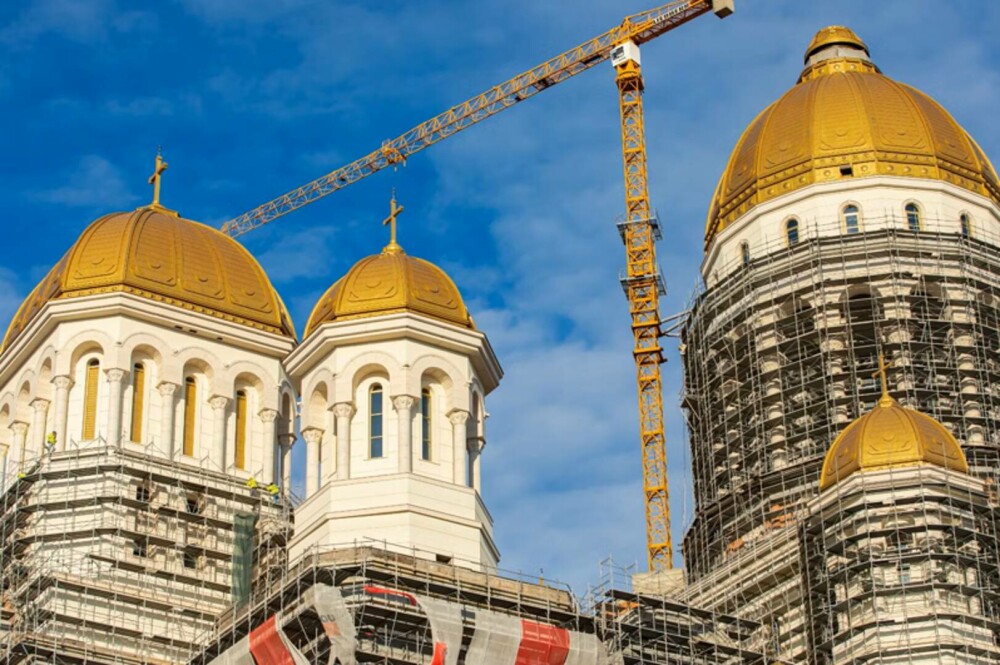 Deutsche Welle scrie despre ”mega” Catedrala Națională. ”Cea mai credincioasă țară din UE, cu cel mai mare deficit bugetar” - Imaginea 32