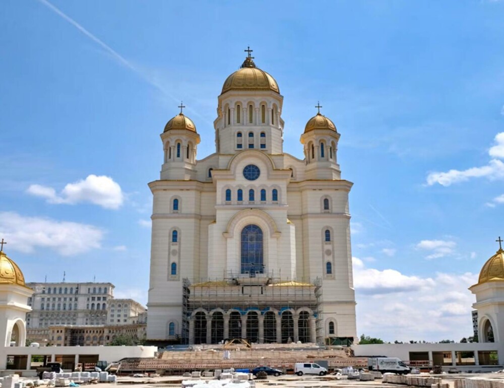 Deutsche Welle scrie despre ”mega” Catedrala Națională. ”Cea mai credincioasă țară din UE, cu cel mai mare deficit bugetar” - Imaginea 35