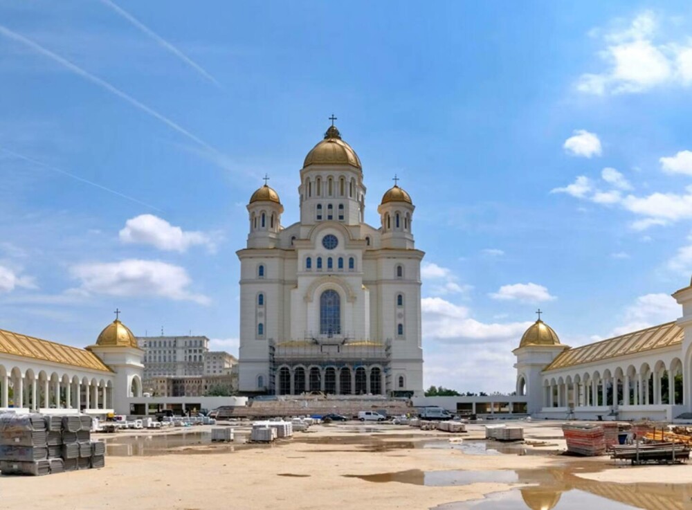 Deutsche Welle scrie despre ”mega” Catedrala Națională. ”Cea mai credincioasă țară din UE, cu cel mai mare deficit bugetar” - Imaginea 36