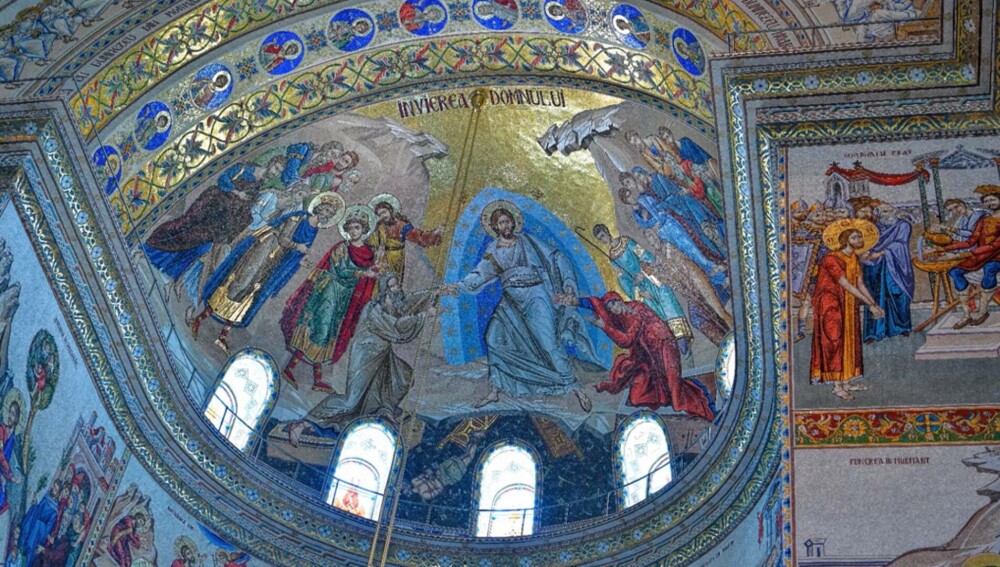 Deutsche Welle scrie despre ”mega” Catedrala Națională. ”Cea mai credincioasă țară din UE, cu cel mai mare deficit bugetar” - Imaginea 42